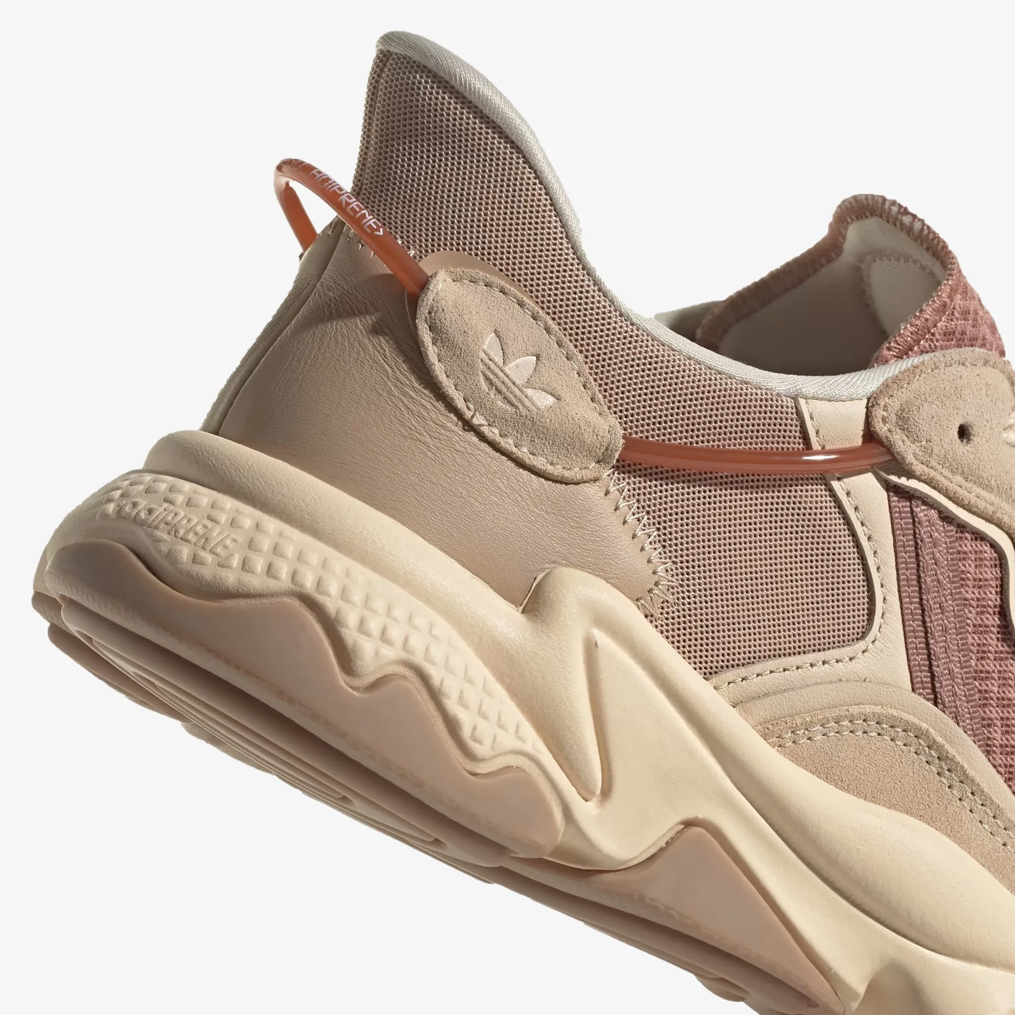 Adidas Originals | OZWEEGO  { MAGIC BEIGE/CLAY STRATA/SAND STRATA