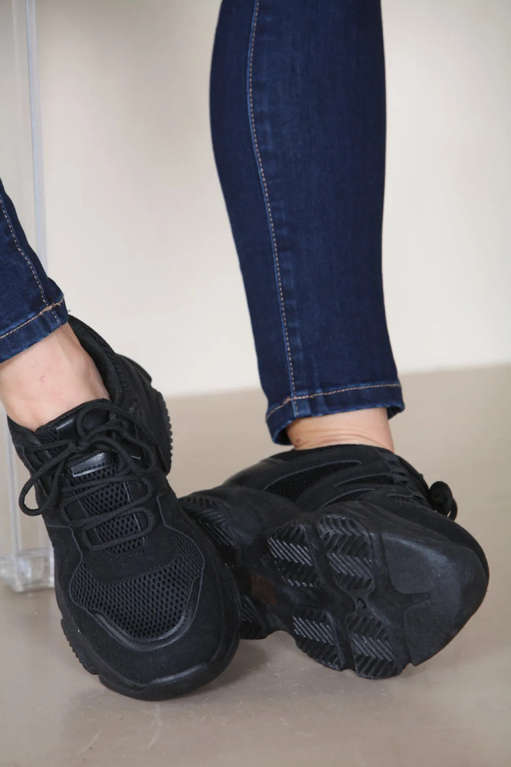 BLACK CHUNK SOLE DESIGNER LACE UP TRAINERS