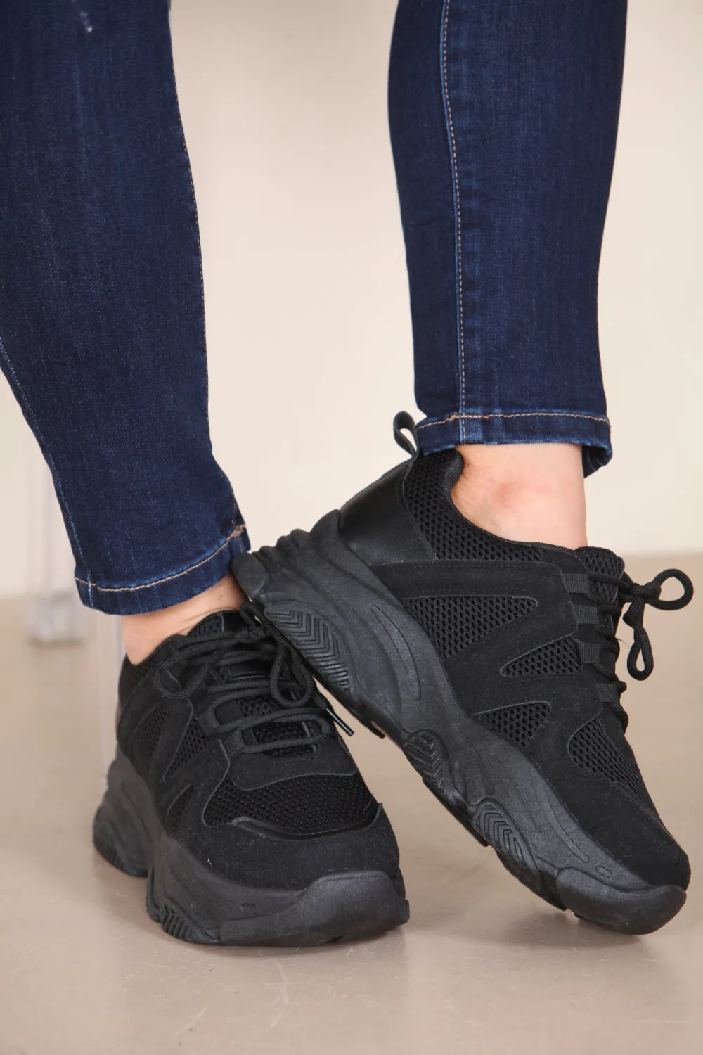 BLACK CHUNK SOLE DESIGNER LACE UP TRAINERS