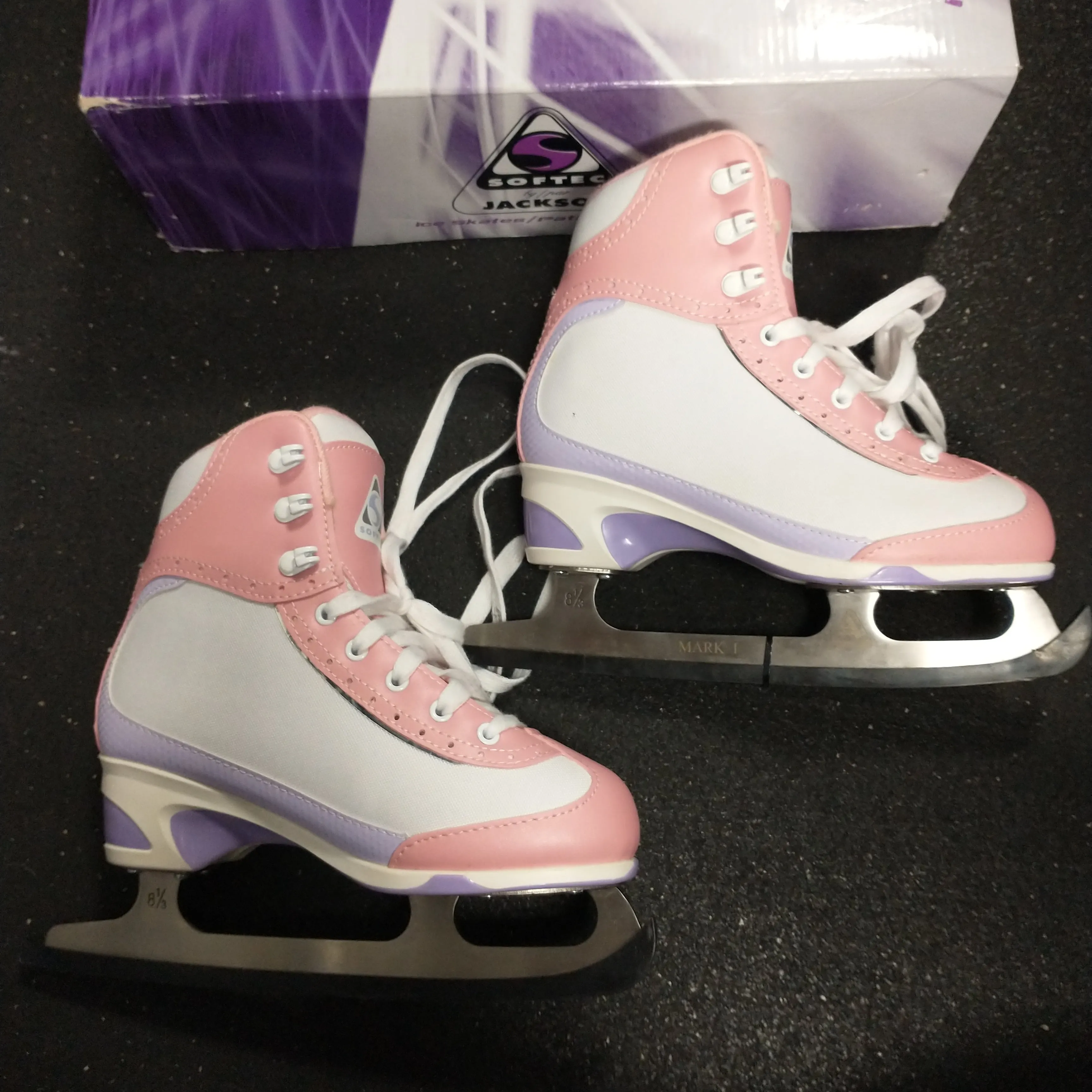 Jackson Ultima Vista Softec Yth Skate Size 3 Like New Figure Skates