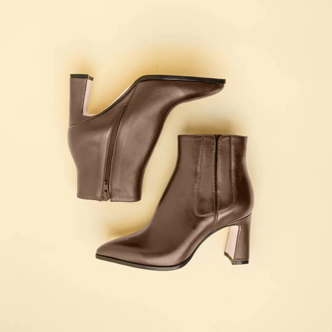 [SAMPLE] Chocolate Brown Calf Leather Bold Block Ankle Boot