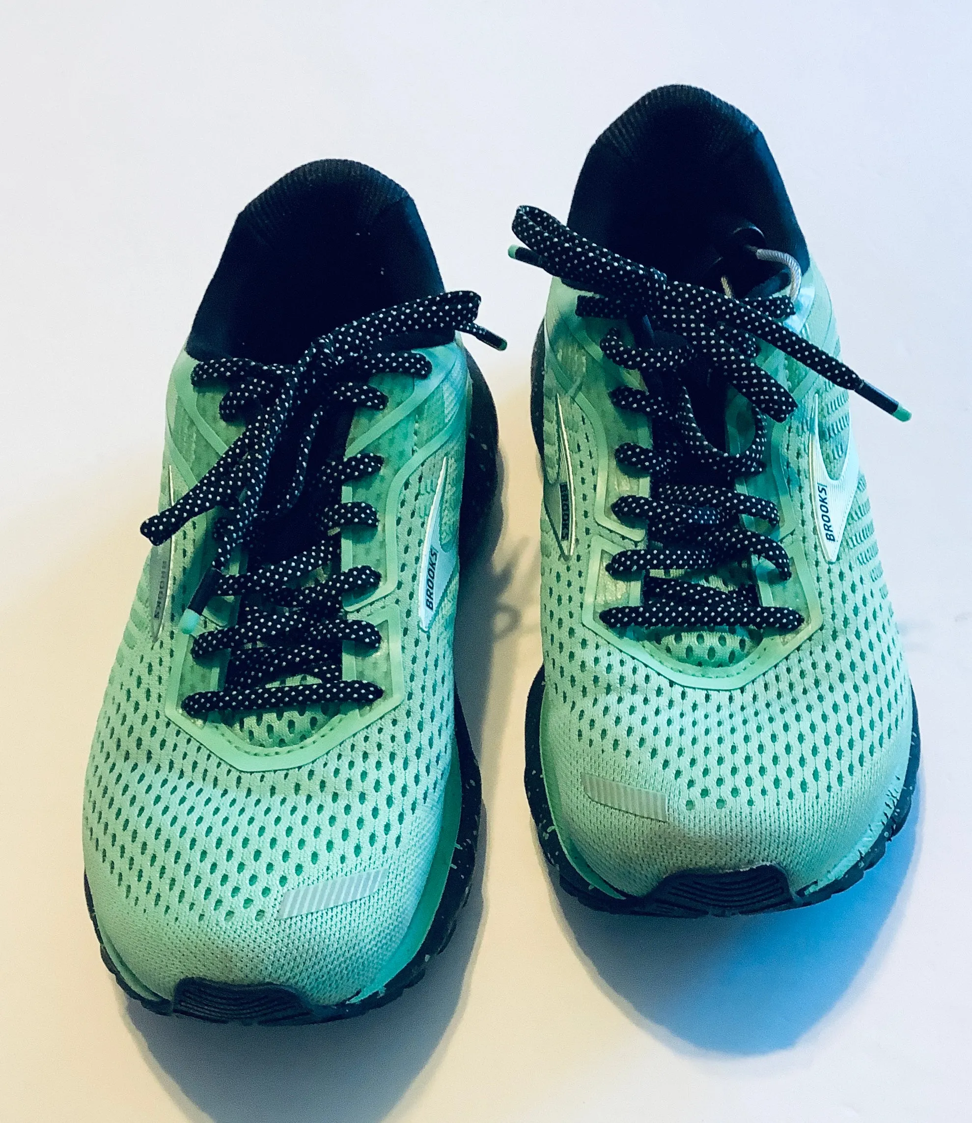 Shoes Athletic By Brooks In Green, Size: 6.5