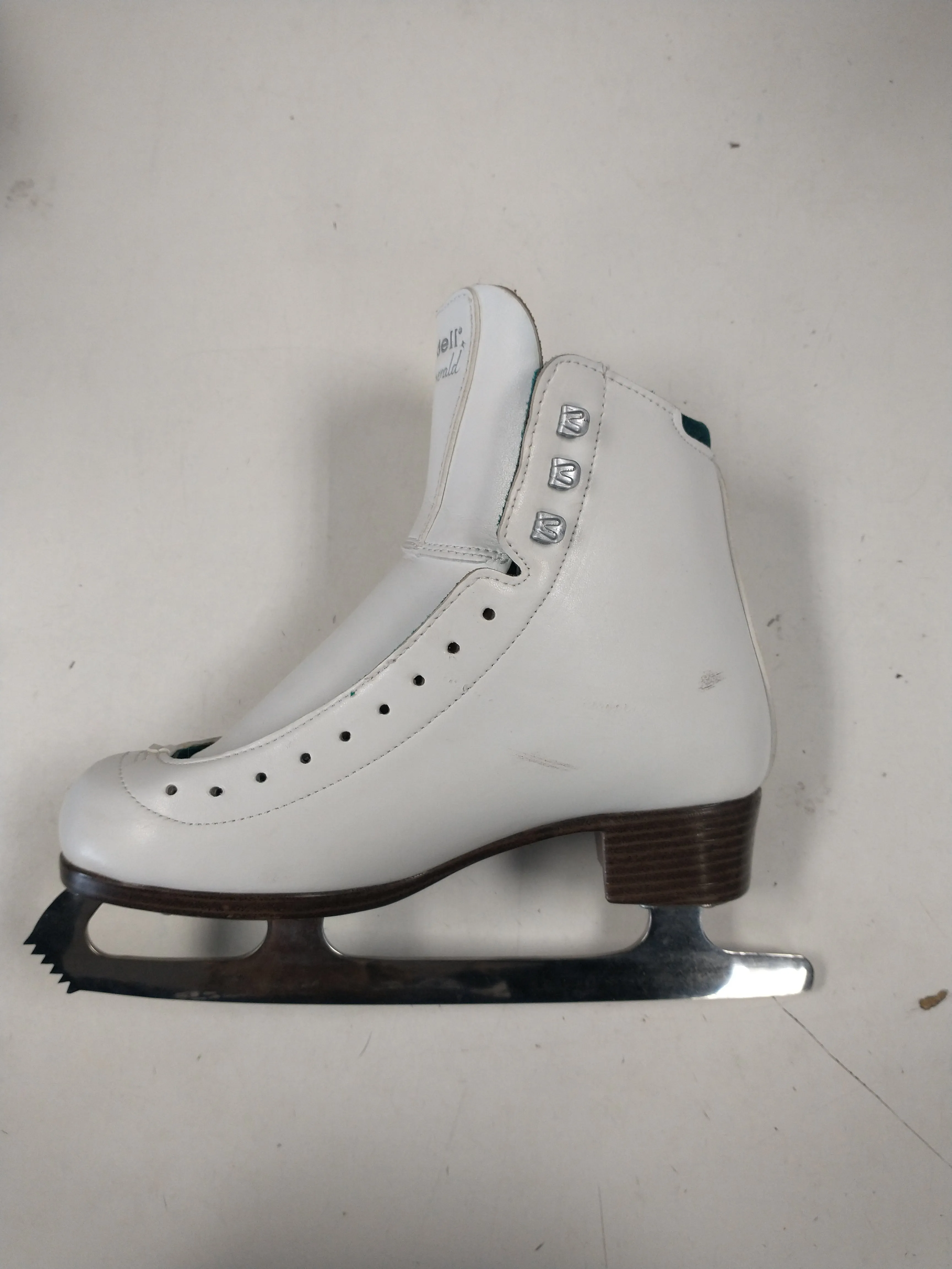 Used Riedell Emerald Size 6 Figure Skates