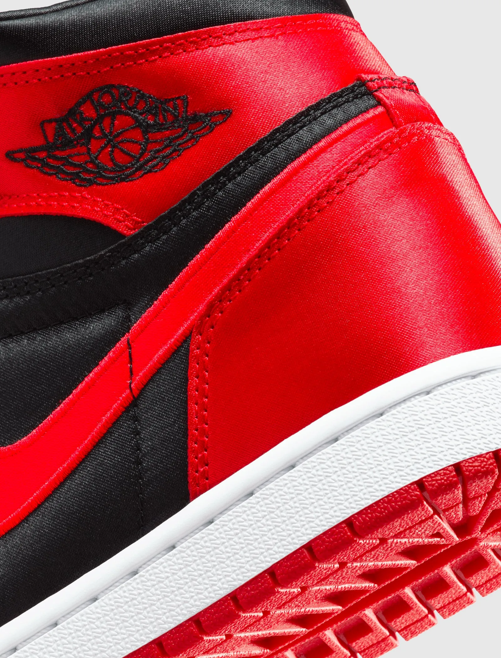 WOMEN'S AIR JORDAN 1 RETRO HI OG "SATIN BRED"